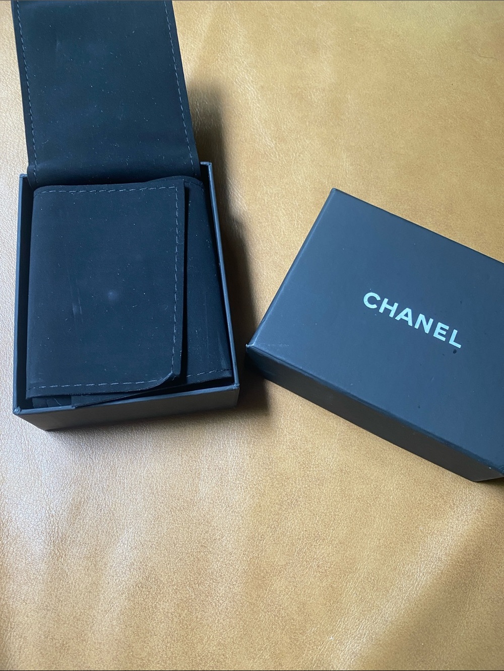 Chanel box and jewelry case used - Picture 2 of 6